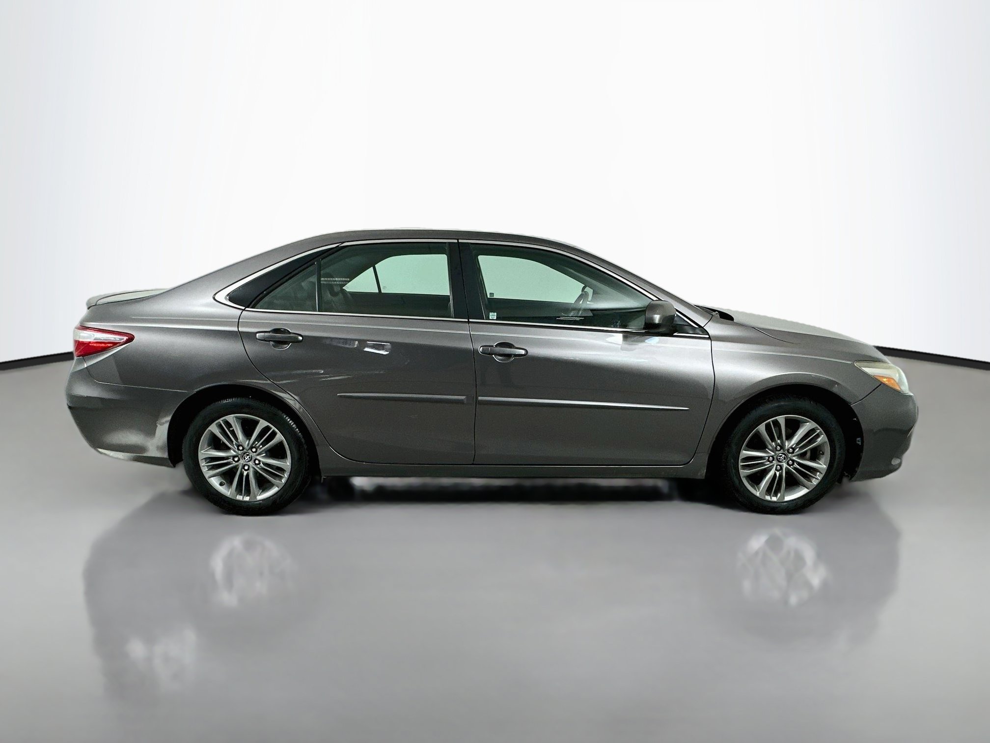 Used 2017 Toyota Camry SE FWD image 8