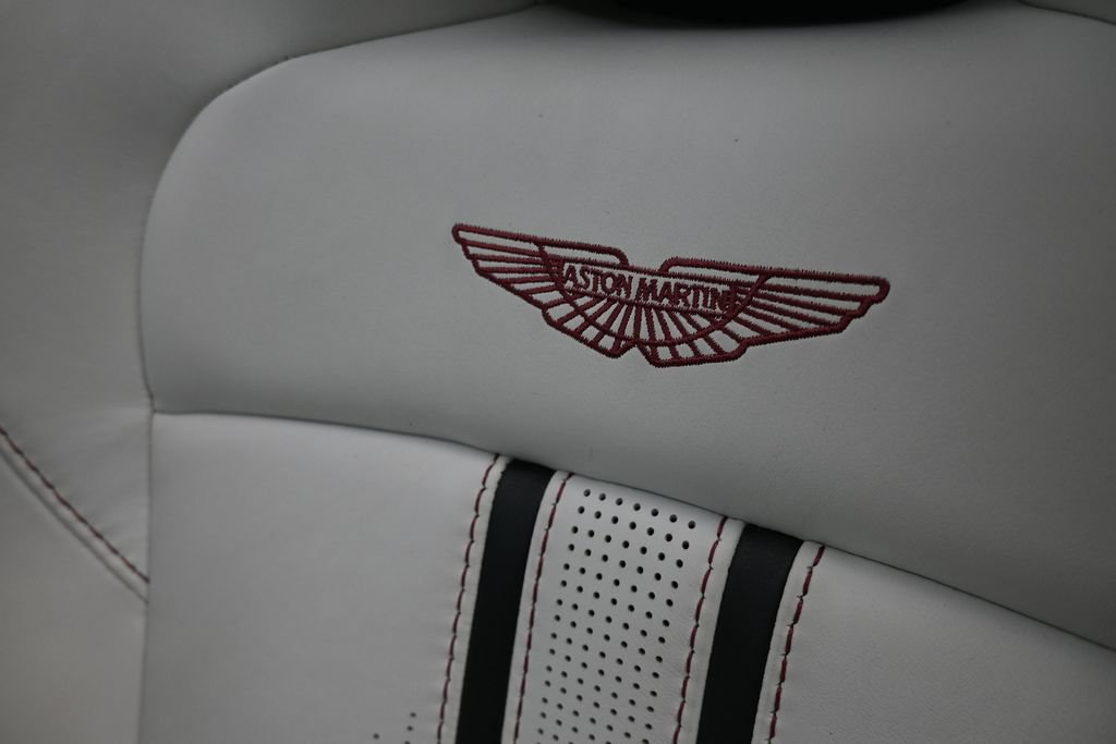 Used 2023 Aston Martin V8 Vantage Roadster RWD image 7