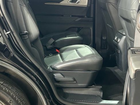 Used 2025 Ford Explorer Active w/ Active Comfort Package AWD/4WD image 61