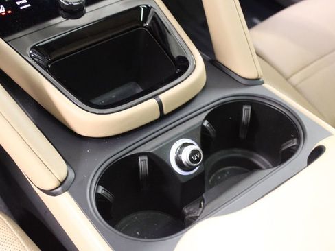 Certified 2024 Porsche Cayenne image 27