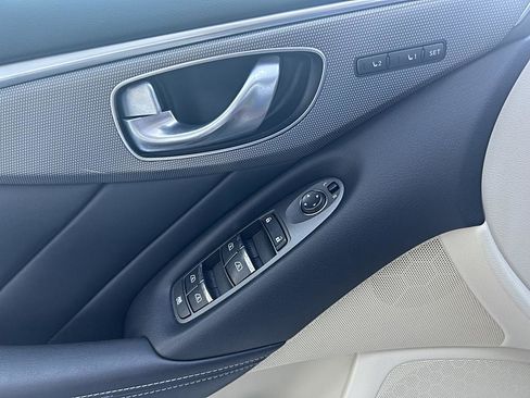 Used 2016 INFINITI Q50 Premium w/ Driver Assistance Package image 20