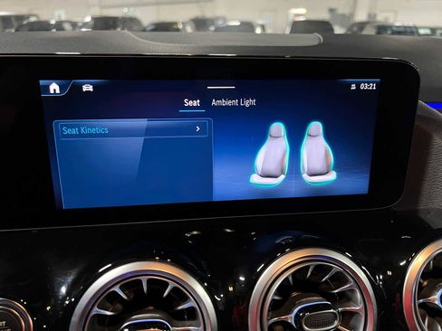 Certified 2025 Mercedes-Benz GLA 250 4MATIC image 28