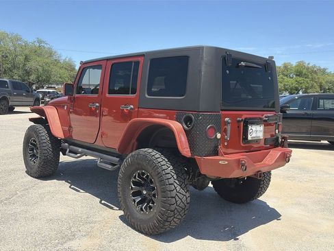 Used 2009 Jeep Wrangler Unlimited Rubicon w/ Dual Top Group AWD/4WD image 5