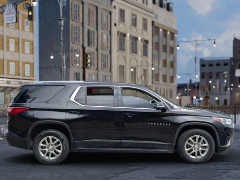 Used 2018 Chevrolet Traverse LT FWD image 4