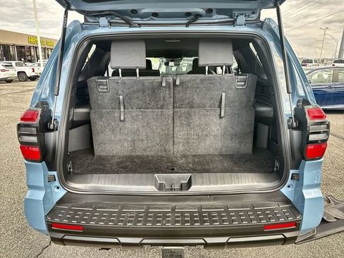 Used 2025 Toyota 4Runner SR5 AWD/4WD image 23
