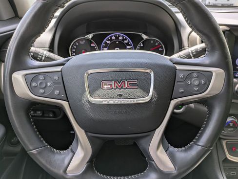 Certified 2022 GMC Terrain Denali w/ Denali Premium Package AWD/4WD image 16