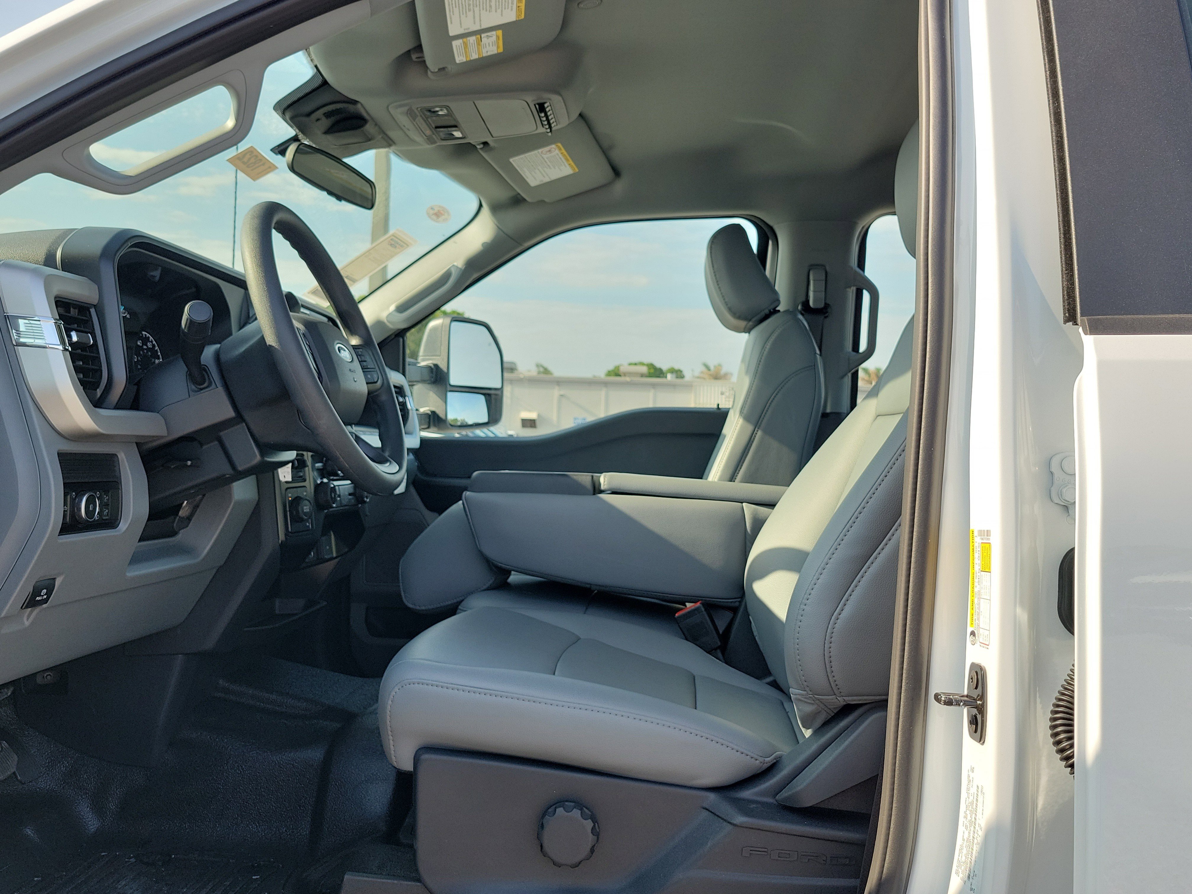 New 2026 Ford F350 XL AWD/4WD image 17