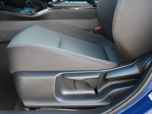 Used 2025 Toyota Prius LE image 9