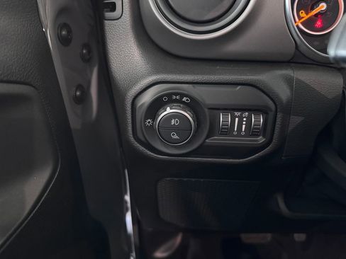 Used 2021 Jeep Gladiator Sport image 20