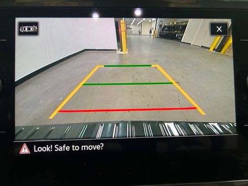 Used 2023 Volkswagen Tiguan SE R-Line image 23