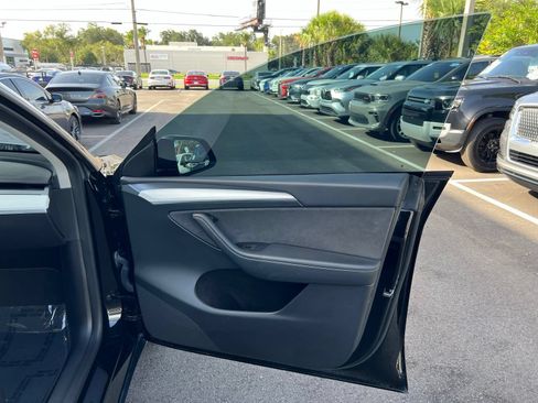 Used 2023 Tesla Model Y 2WD image 62
