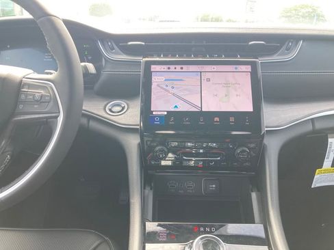 New 2024 Jeep Grand Cherokee Limited 4xe w/ Luxury Tech Group II image 17