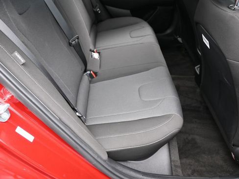 Used 2024 Hyundai Elantra SE image 34