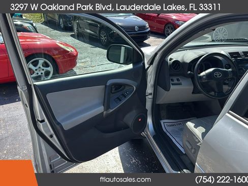 Used 2011 Toyota RAV4 Limited w/ Limited Extra Value Pkg image 21