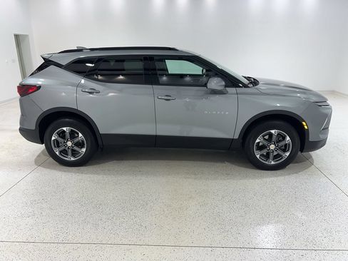 Used 2024 Chevrolet Blazer LT w/ Convenience Package FWD image 6