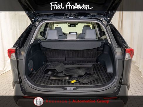 Certified 2020 Toyota RAV4 Limited AWD/4WD image 5