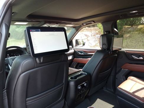 Used 2023 GMC Yukon Denali Ultimate AWD/4WD image 25