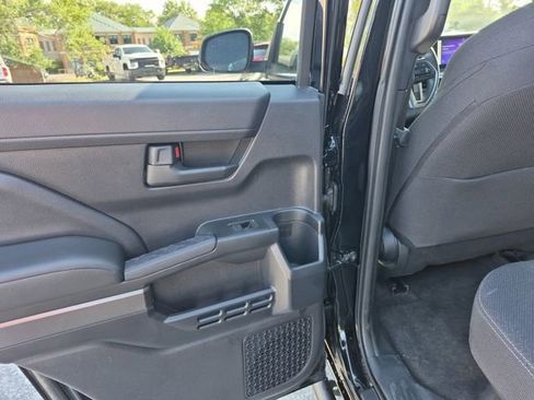 Used 2025 Toyota 4Runner SR5 AWD/4WD image 29