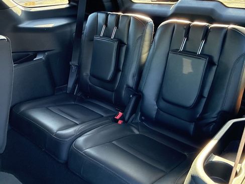 Used 2019 Ford Explorer XLT w/ Equipment Group 202A image 15