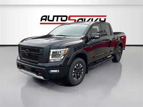 Used 2024 Nissan Titan PRO-4X w/ Pro-4x Convenience Package image 3