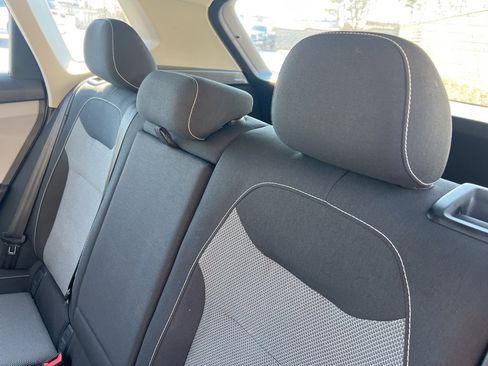 Used 2022 Volkswagen Taos S image 21