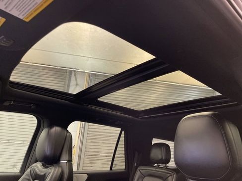 Used 2020 Lincoln Navigator L Reserve w/ Equipment Group 208A Reserve AWD/4WD image 17