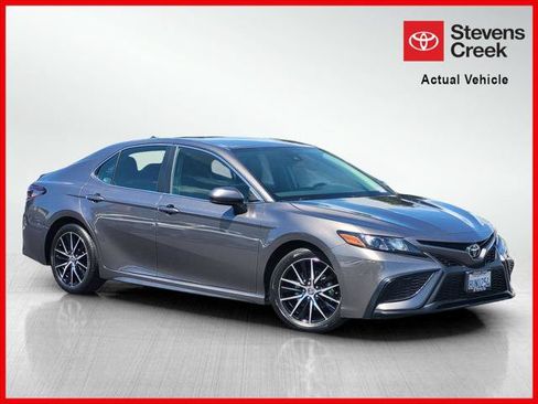 Certified 2021 Toyota Camry SE FWD image 1