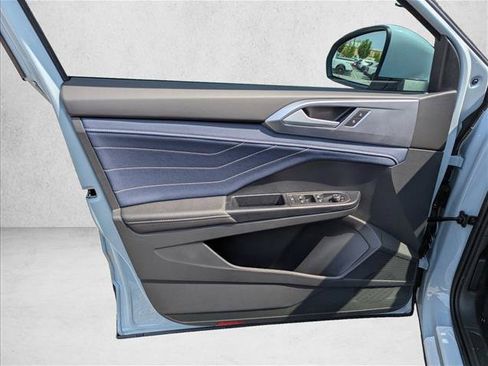 New 2026 Volkswagen Taos SEL AWD/4WD image 23
