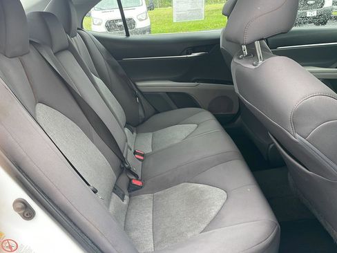 Used 2018 Toyota Camry LE w/ Convenience Package FWD image 26