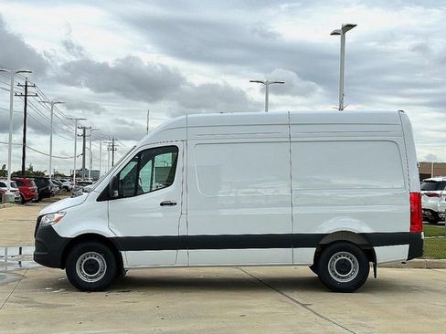 Used 2025 Mercedes-Benz Sprinter 2500 image 5