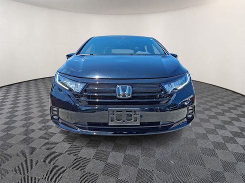 Used 2023 Honda Odyssey Sport image 2