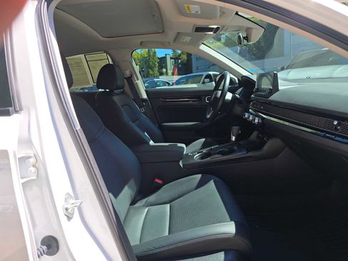 Used 2024 Honda Civic EX-L image 10
