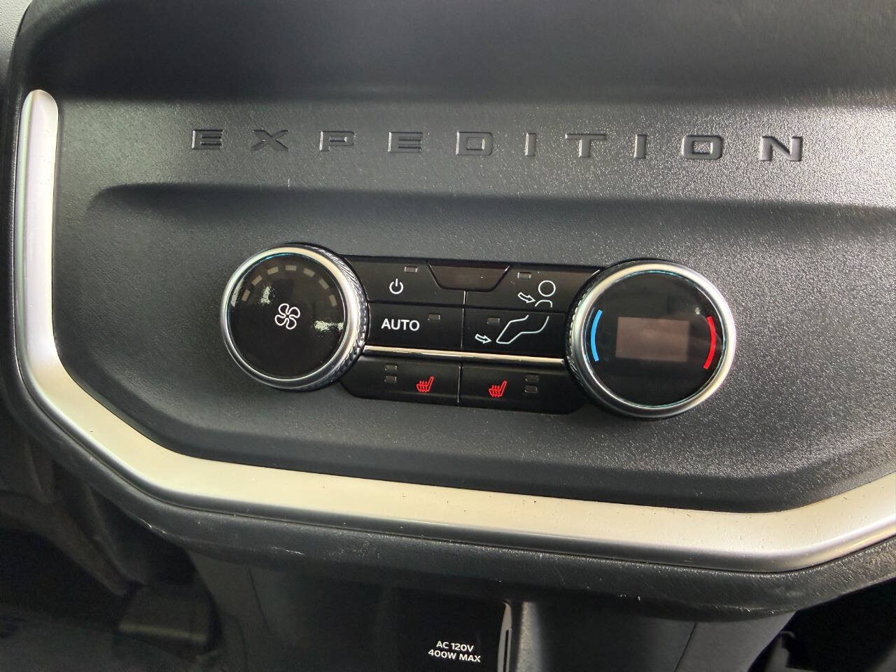 Used 2025 Ford Expedition Max Platinum AWD/4WD image 25