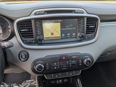 Used 2017 Kia Sorento SX FWD image 16