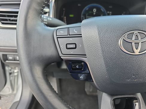 Used 2025 Toyota Camry LE w/ Convenience Package AWD/4WD image 18