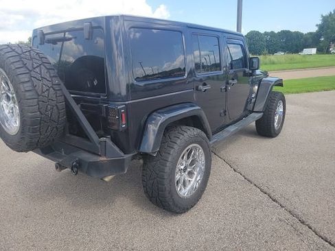 Used 2013 Jeep Wrangler Unlimited Sahara w/ Connectivity Group AWD/4WD image 6