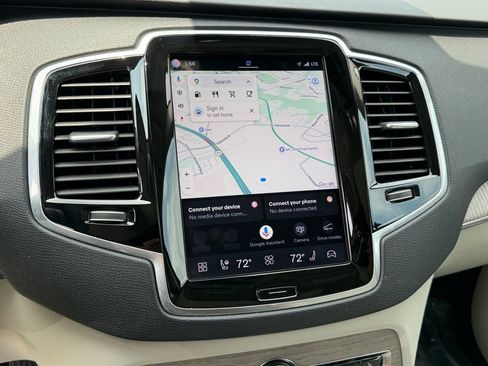 Certified 2024 Volvo XC90 B6 Plus AWD/4WD image 21