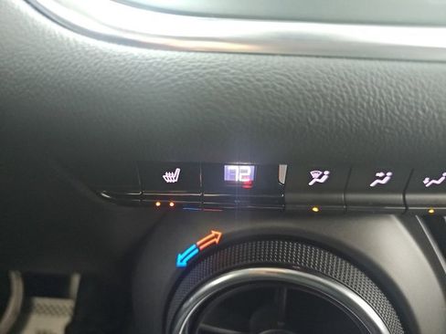 Used 2024 Chevrolet Blazer LT w/ Convenience Package image 11