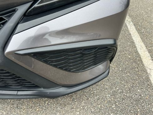 Used 2024 Toyota Camry SE image 6