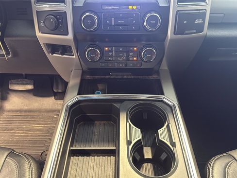 Used 2019 Ford F350 Lariat w/ Chrome Package AWD/4WD image 23