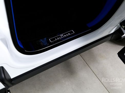 Used 2024 Rolls-Royce Cullinan Black Badge image 24