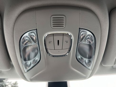 Used 2019 Jeep Compass Latitude w/ Popular Equipment Group AWD/4WD image 31