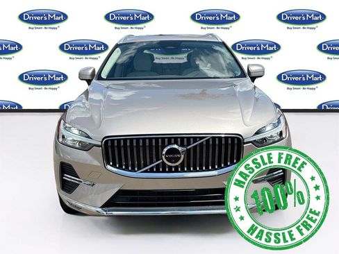 Used 2023 Volvo XC60 B5 Plus AWD/4WD image 2