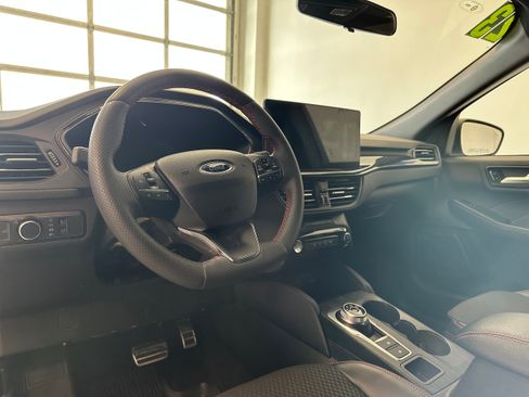 Used 2023 Ford Escape ST-Line w/ Tech Pack #1 image 9