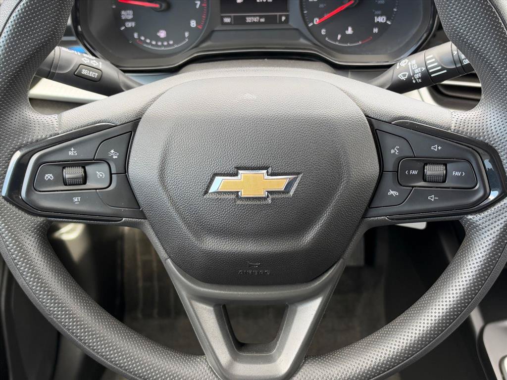 Used 2025 Chevrolet Trax LS FWD image 11