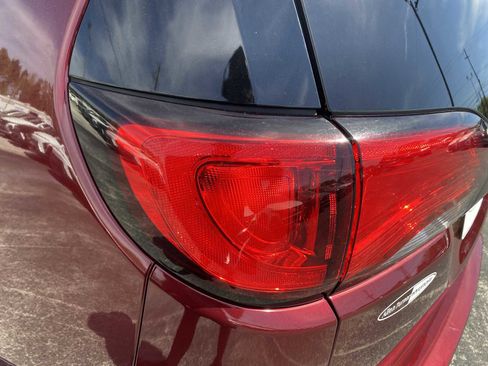 Used 2023 Chrysler Voyager LX FWD image 11