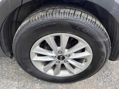 Used 2019 Kia Sorento LX image 6