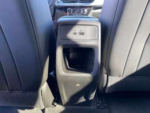 Used 2025 Chevrolet Trax LT w/ LT Convenience Package FWD image 22