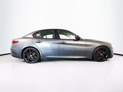 Used 2020 Alfa Romeo Giulia w/ Nero Edizione RWD image 19