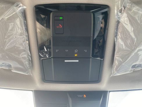 New 2025 Mitsubishi Outlander SE image 23